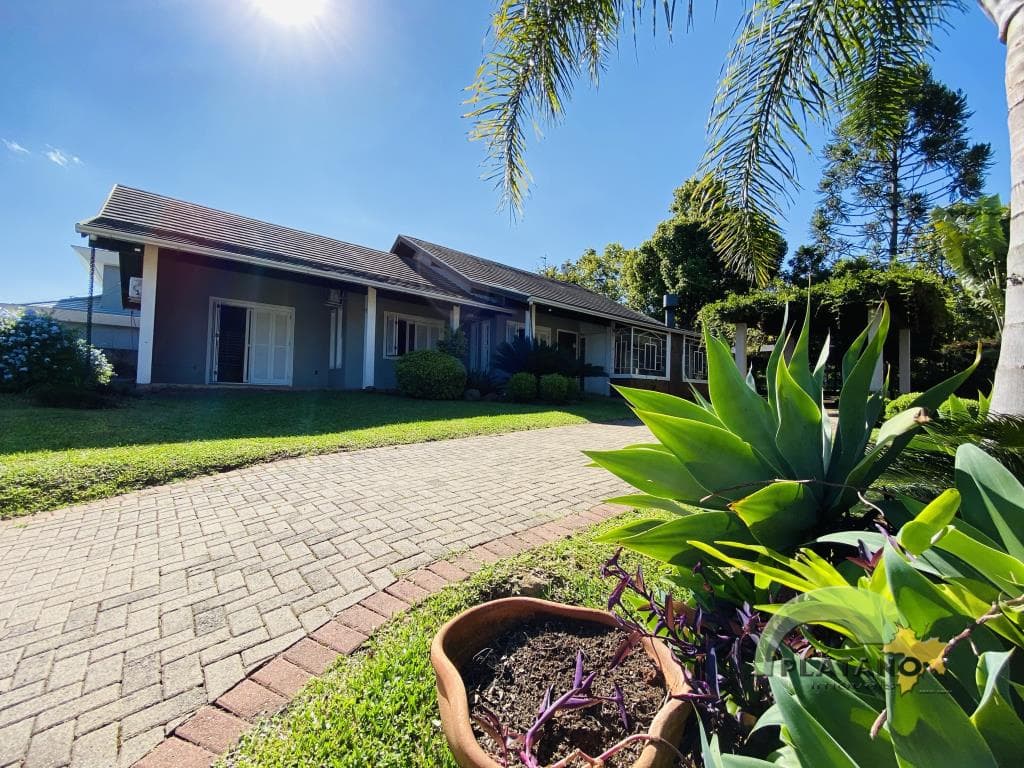 CASA COM 3 DORMITÓRIOS (1 SUÍTE), 2 VAGAS, 236M² ÁREA PRIVATIVA para venda EM CIDADE NOVA - foto 1