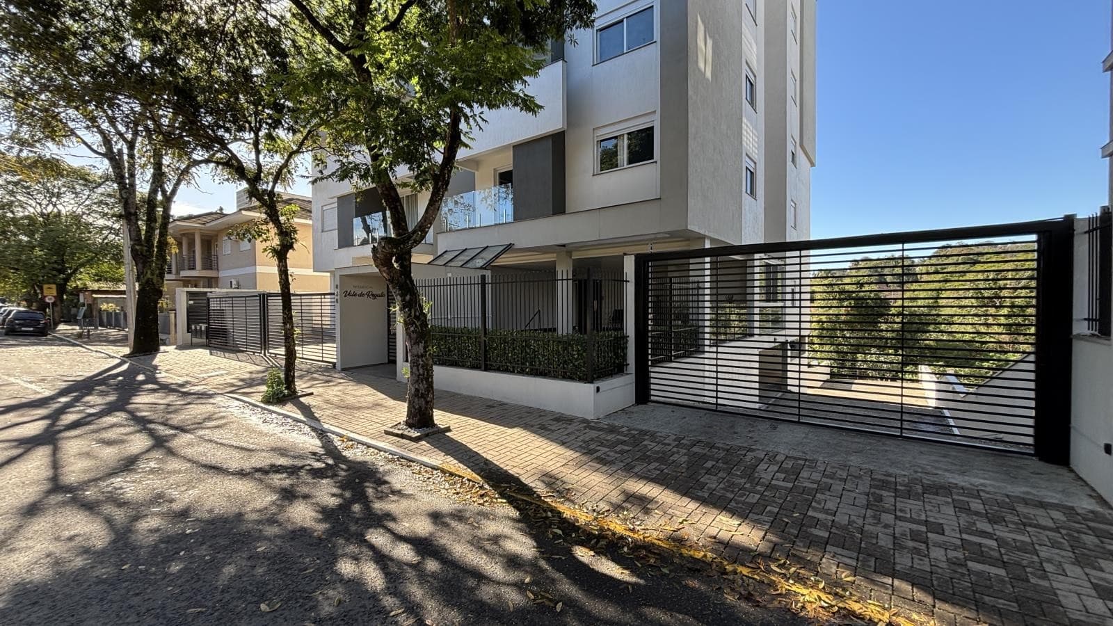 APARTAMENTO COM 2 DORMITÓRIOS, 2 VAGAS, 66M² ÁREA PRIVATIVA para venda EM CENTRO - foto 2