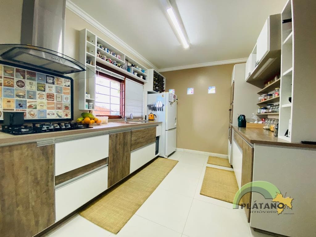 CASA COM 4 DORMITÓRIOS (1 SUÍTE), 4 VAGAS, 264M² ÁREA PRIVATIVA para venda EM VISTA ALEGRE - foto 2