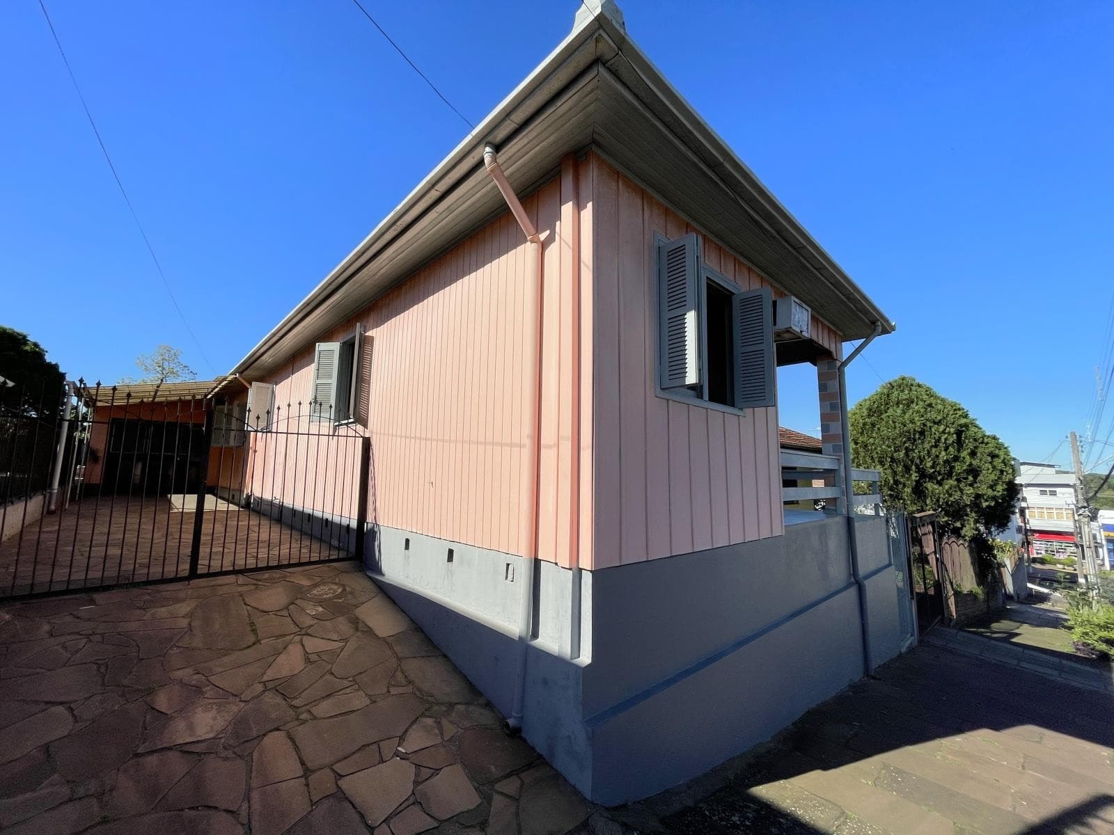 CASA COM 3 DORMITÓRIOS, 1 VAGA, 157M² ÁREA PRIVATIVA para venda EM CENTRO - foto 1