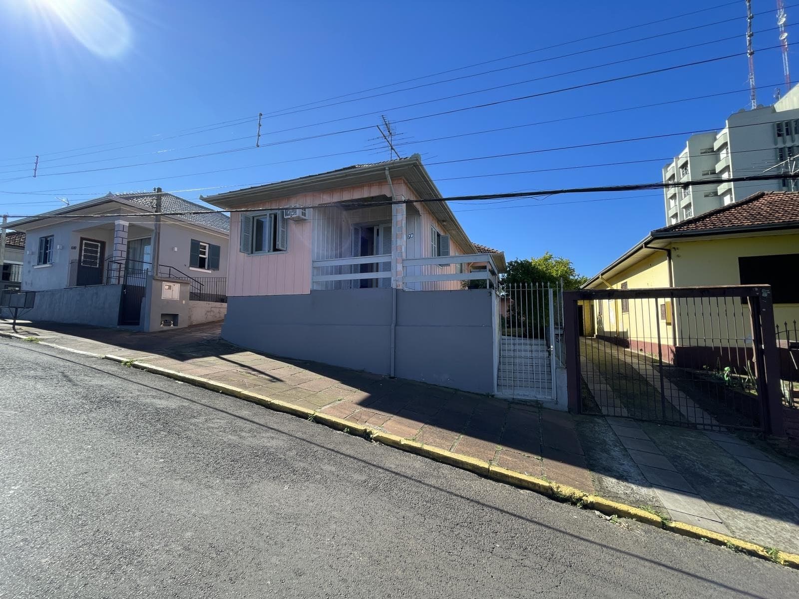CASA COM 3 DORMITÓRIOS, 1 VAGA, 157M² ÁREA PRIVATIVA para venda EM CENTRO - foto 2