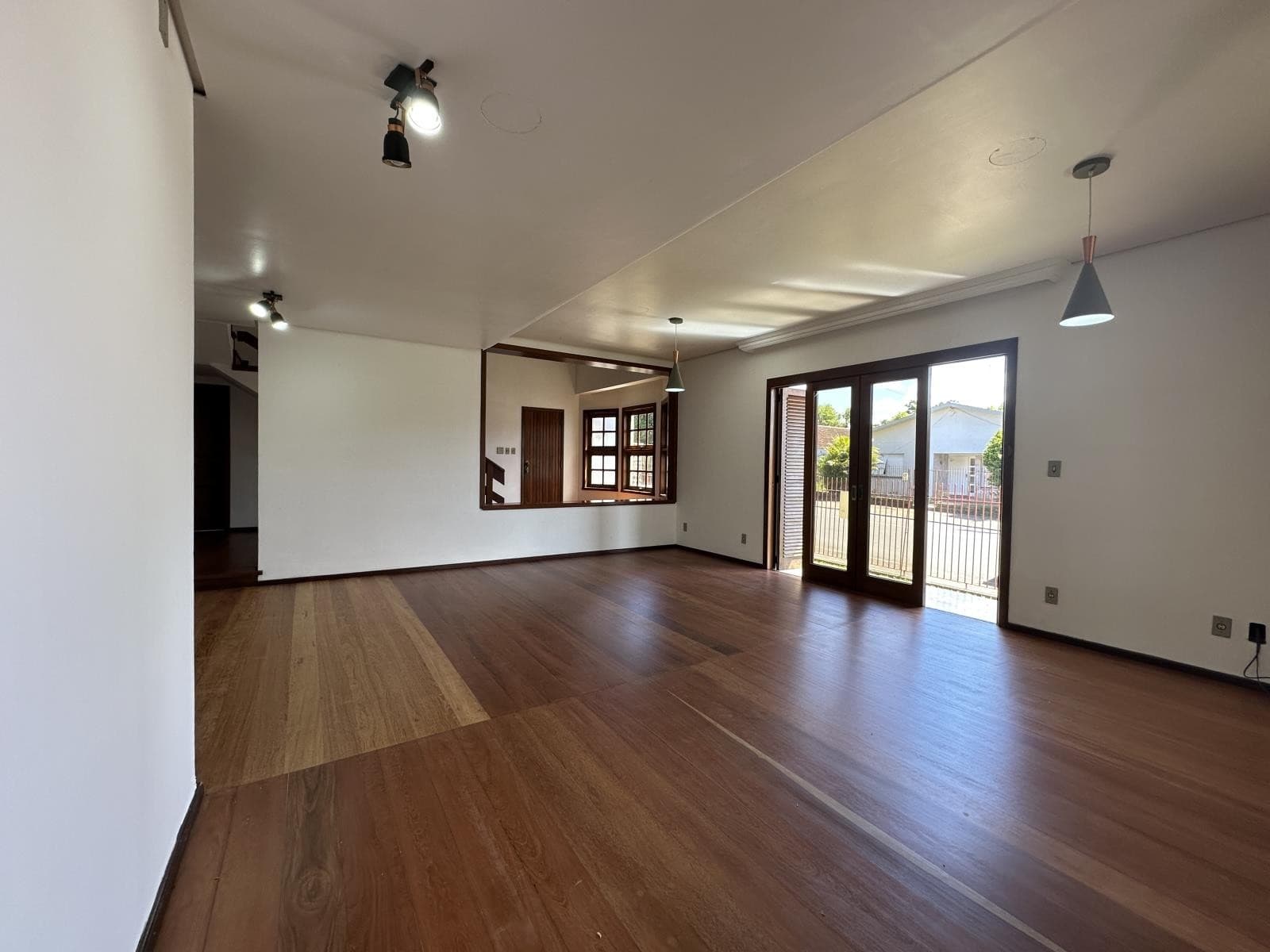 CASA COM 5 DORMITÓRIOS (1 SUÍTE), 2 VAGAS, 440M² ÁREA PRIVATIVA para venda EM FARROUPILHA - foto 3
