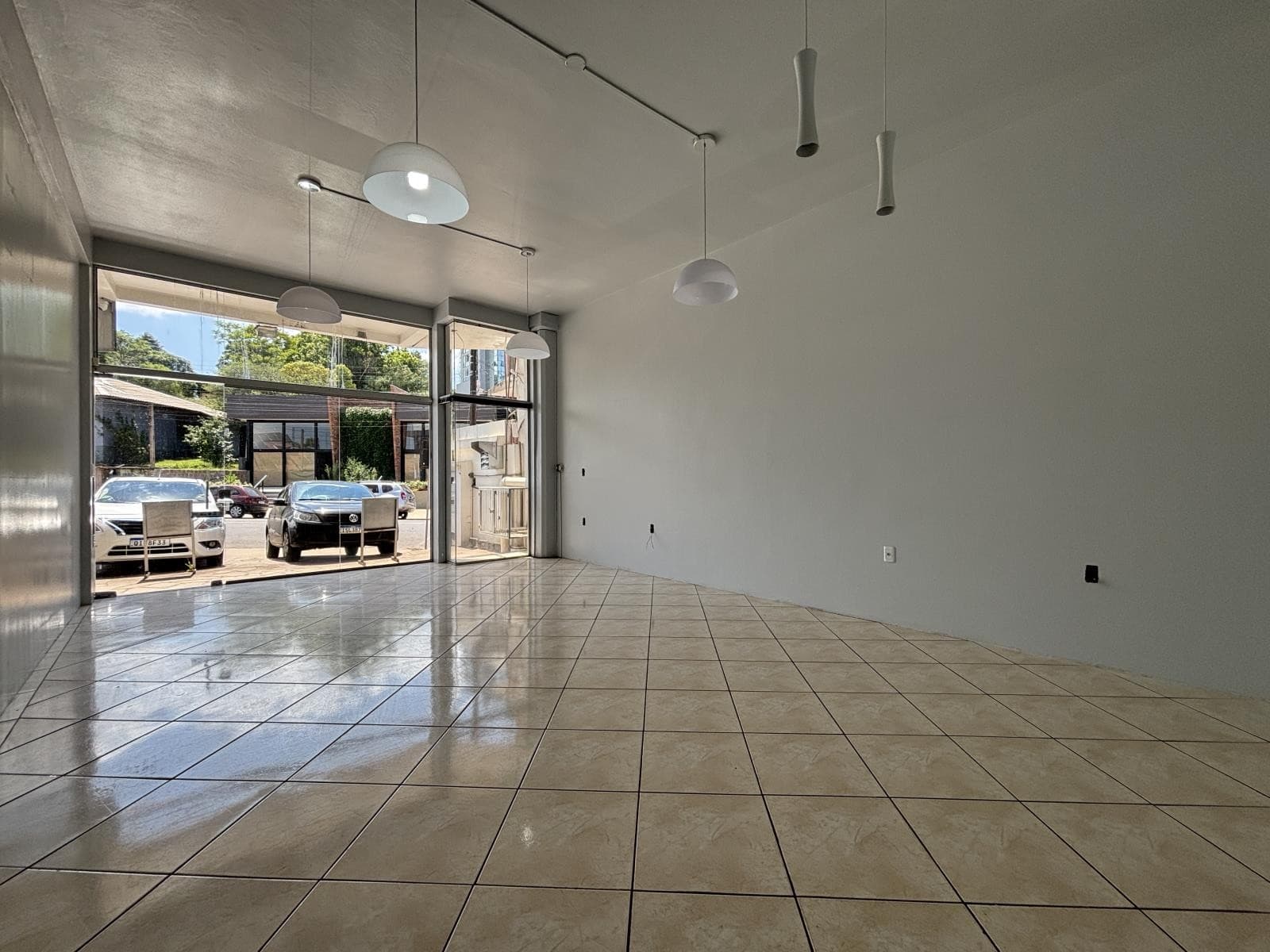 LOJA / SALA, 86M² ÁREA TOTAL para locação EM CENTRO - foto 2