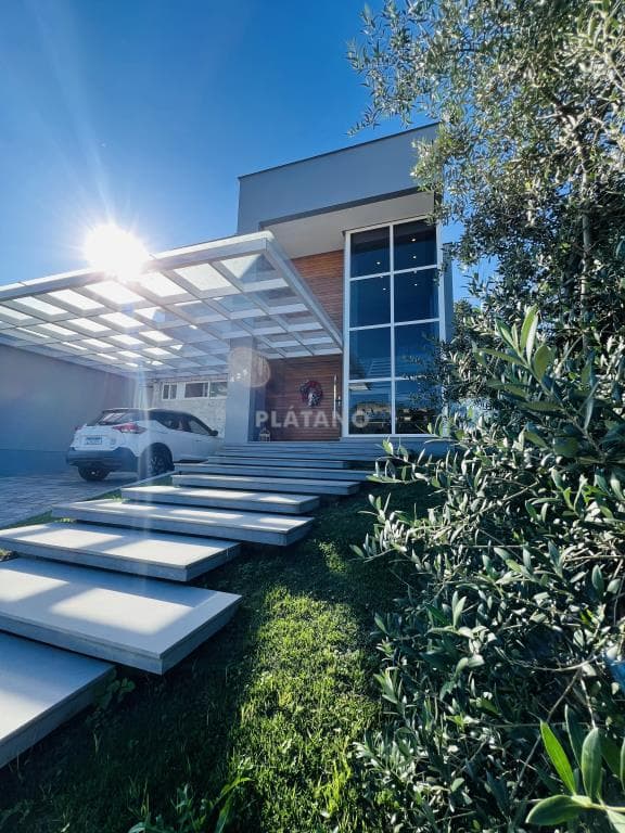 CASA COM 3 DORMITÓRIOS (3 SUÍTES), 2 VAGAS, 330M² ÁREA TOTAL para venda EM CIDADE NOVA - foto 1