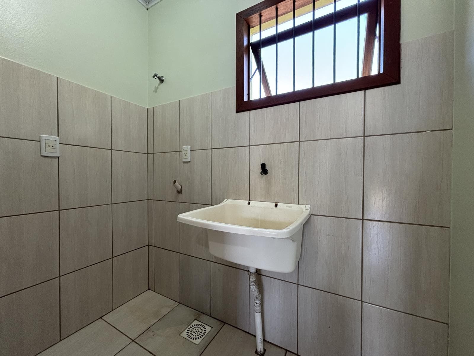 CASA COM 3 DORMITÓRIOS, 1 VAGA para locação EM JARDIM PANORÂMICO - foto 5