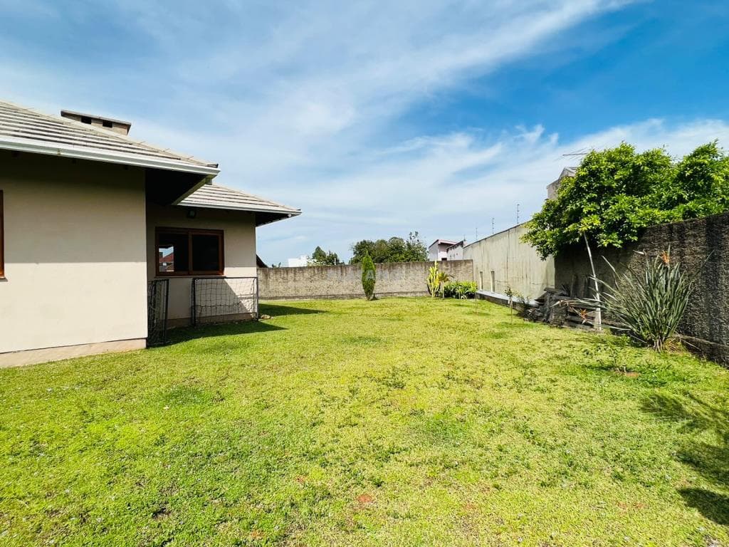 CASA COM 3 DORMITÓRIOS, 2 VAGAS, 242M² ÁREA PRIVATIVA para venda EM JARDIM PANORÂMICO - foto 2