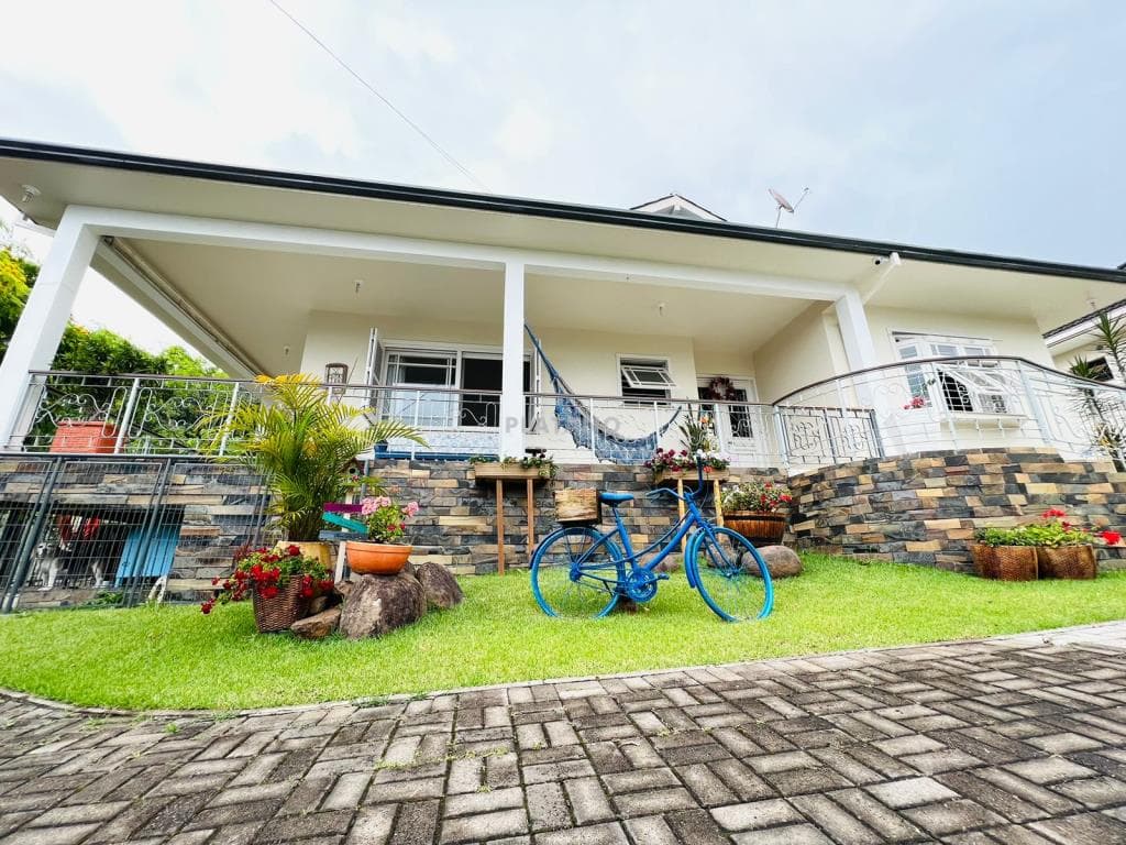 CASA COM 3 DORMITÓRIOS, 3 VAGAS, 371M² ÁREA PRIVATIVA para venda EM VISTA ALEGRE - foto 1