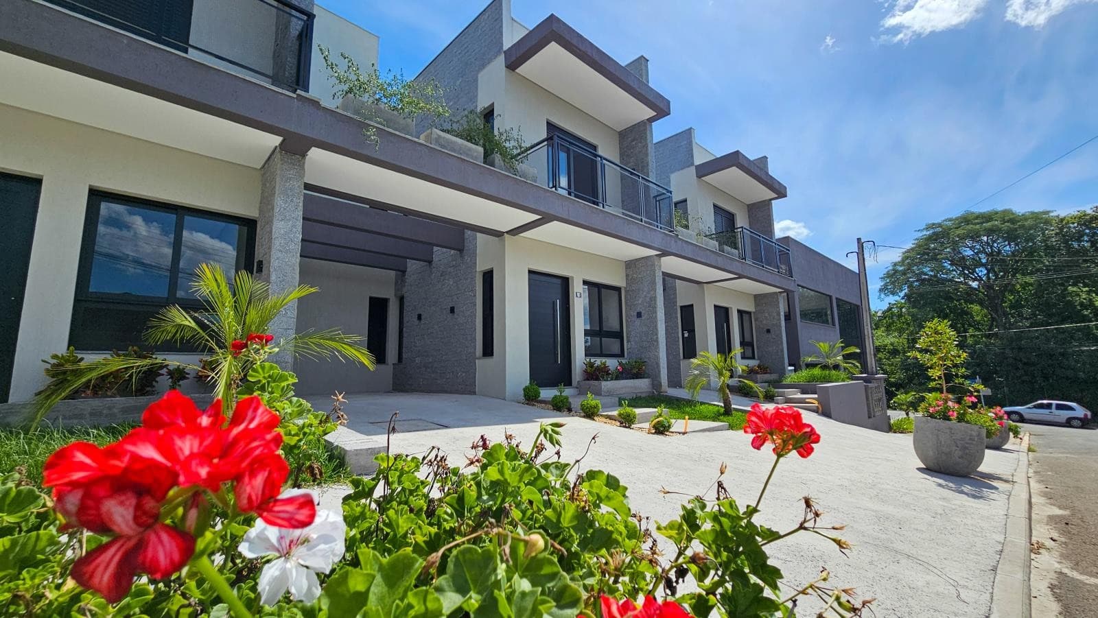 CASA COM 2 DORMITÓRIOS, 1 VAGA, 96M² ÁREA TOTAL para venda EM BOM JARDIM - foto 1