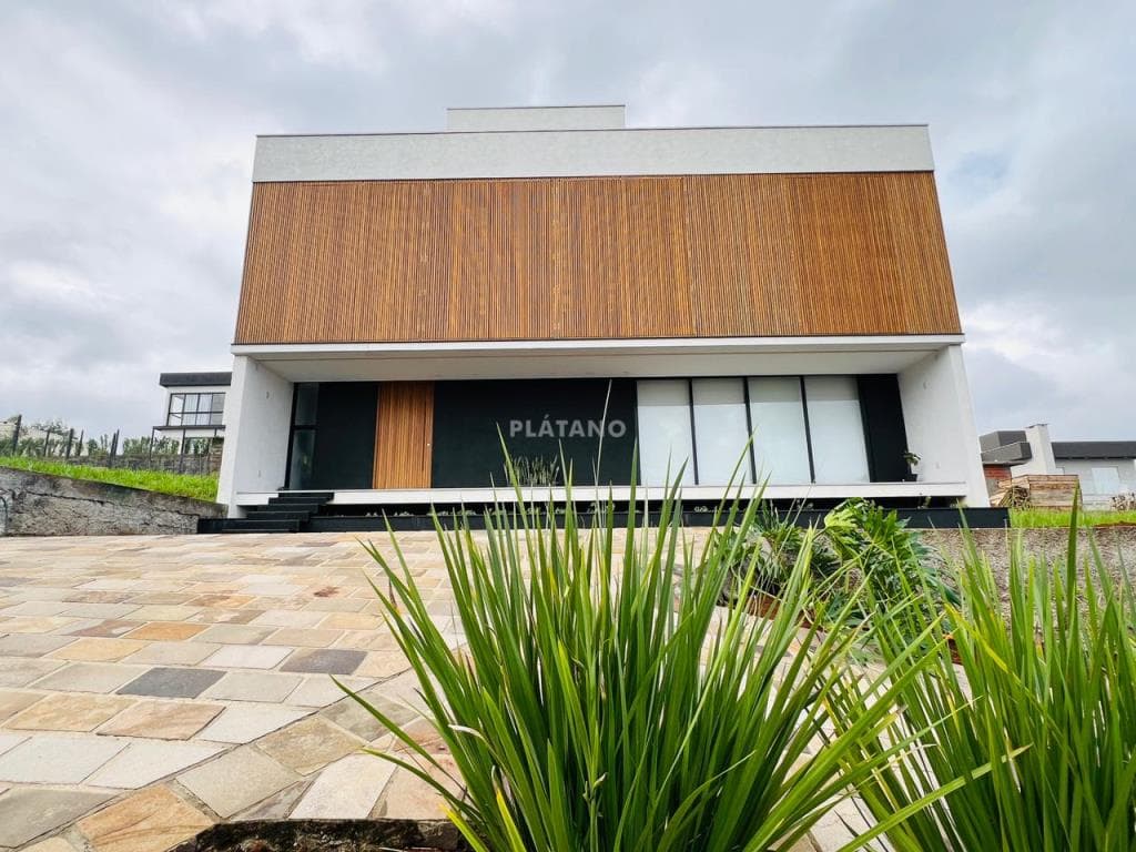 CASA COM 3 DORMITÓRIOS, 200M² ÁREA PRIVATIVA para venda EM JARDIM PANORÂMICO - foto 2