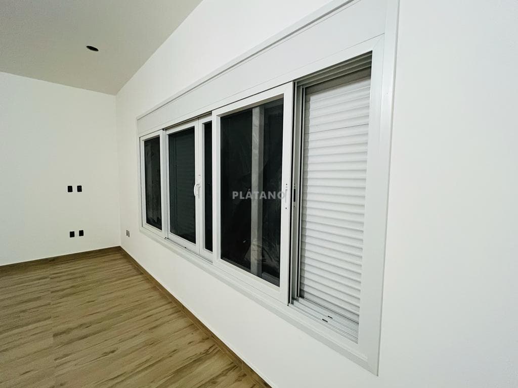 CASA COM 4 DORMITÓRIOS, 2 VAGAS, 256M² ÁREA PRIVATIVA para venda EM JARDIM PANORÂMICO - foto 3