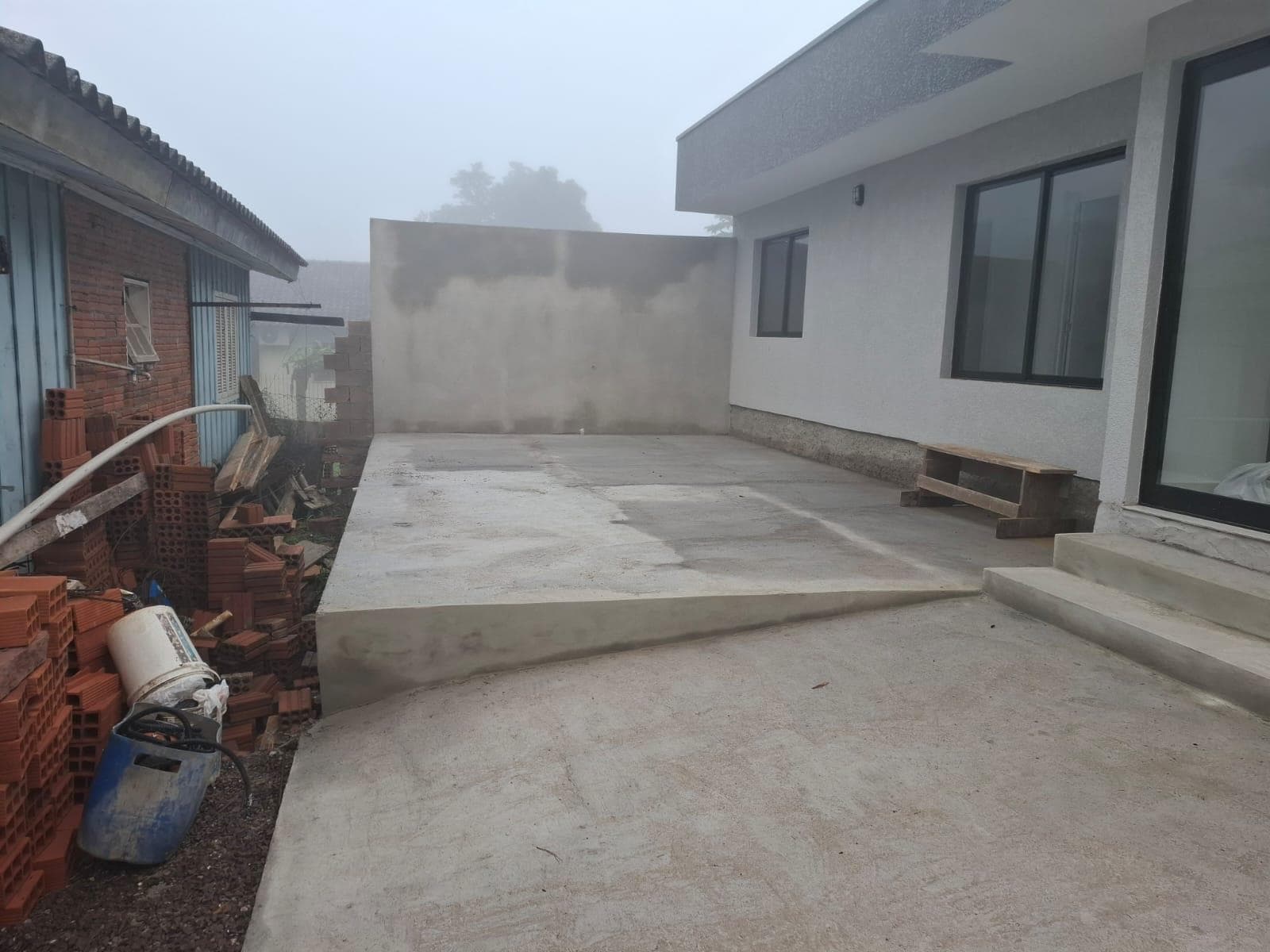CASA COM 3 DORMITÓRIOS, 325M² ÁREA TOTAL para venda EM CIDADE NOVA - foto 2