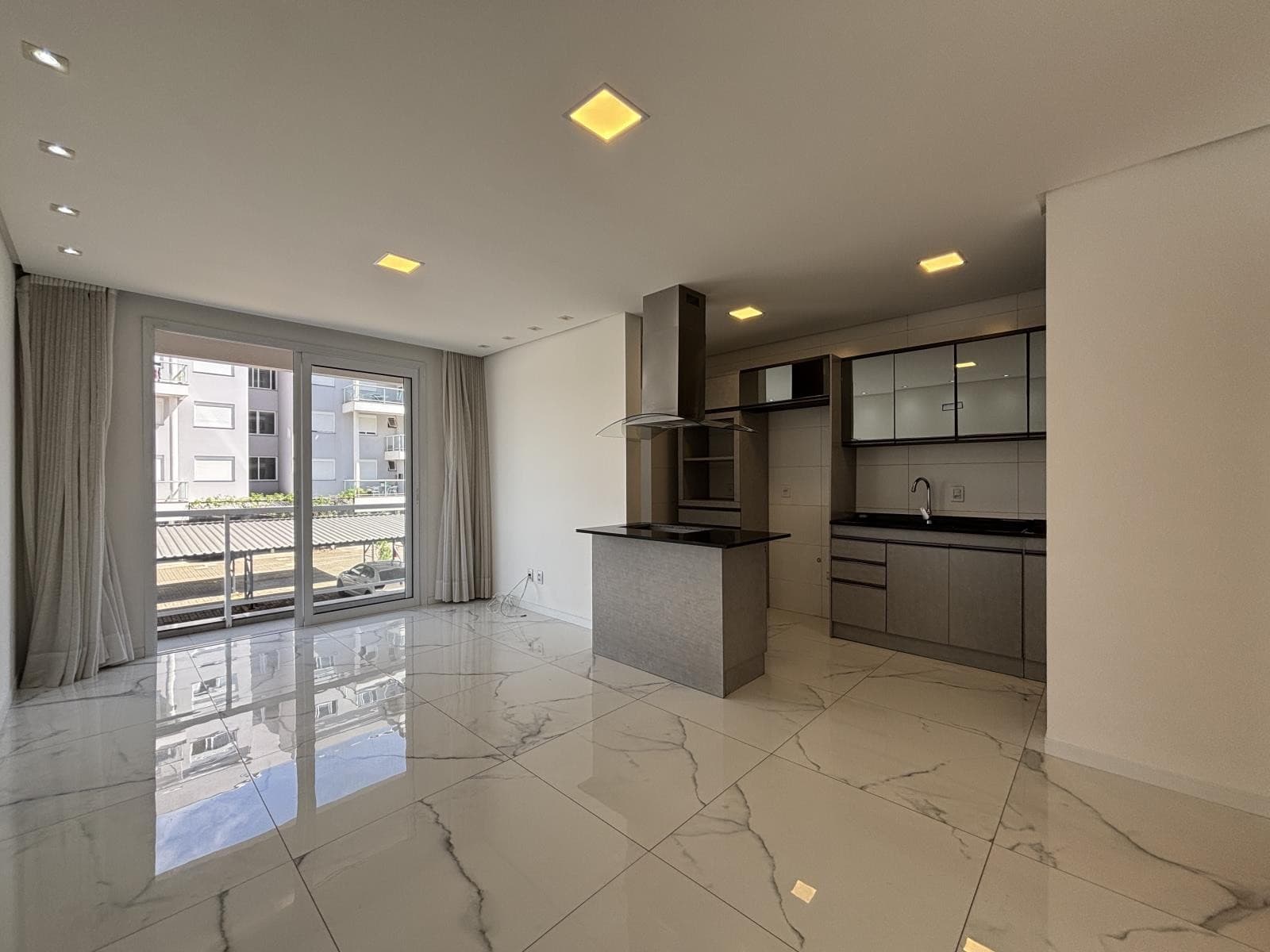 APARTAMENTO COM 2 DORMITÓRIOS, 1 VAGA, 75M² ÁREA TOTAL para locação EM VINTE E CINCO DE JULHO - foto 1