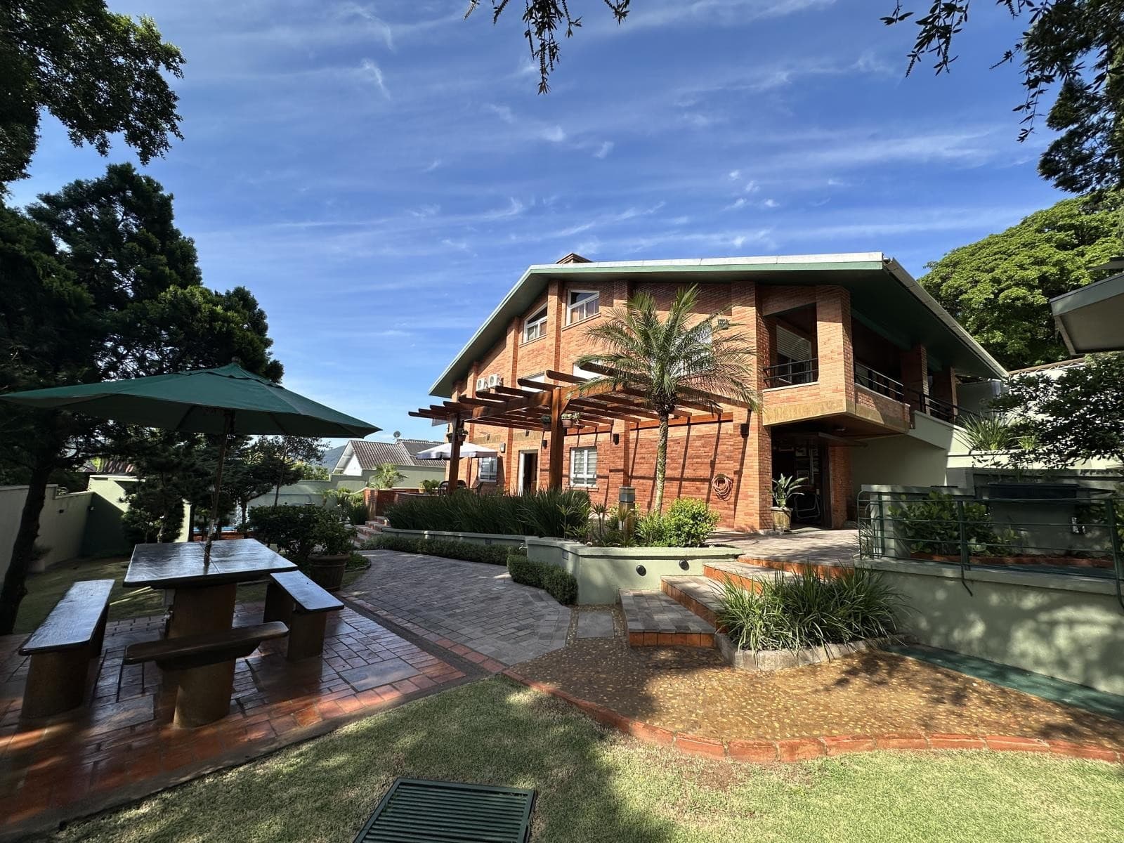CASA COM 5 DORMITÓRIOS, 4 VAGAS, 384M² ÁREA PRIVATIVA para venda EM JARDIM DO ALTO - foto 1