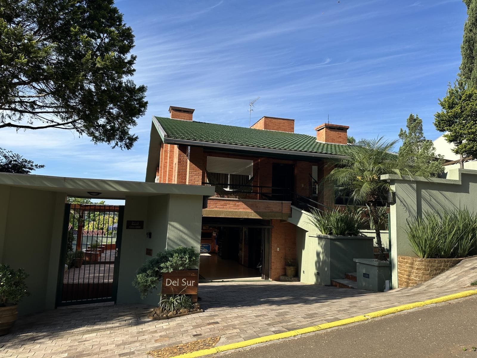 CASA COM 5 DORMITÓRIOS, 4 VAGAS, 384M² ÁREA PRIVATIVA para venda EM JARDIM DO ALTO - foto 3