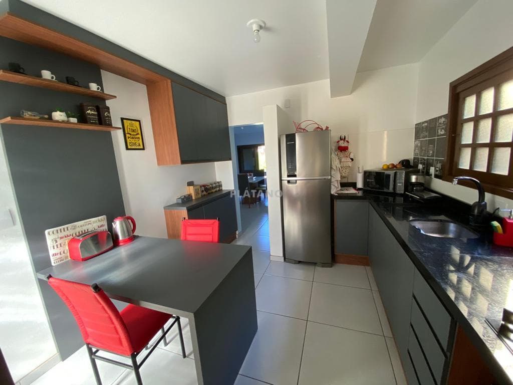 CASA COM 5 DORMITÓRIOS, 3 VAGAS, 268M² ÁREA PRIVATIVA para venda EM LIRA - foto 1