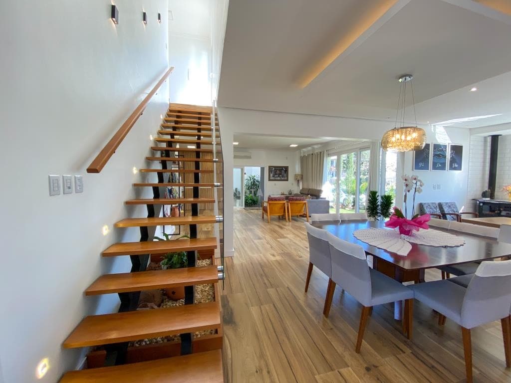 CASA COM 4 DORMITÓRIOS, 3 VAGAS, 305M² ÁREA PRIVATIVA para venda EM JARDIM PANORÂMICO - foto 2