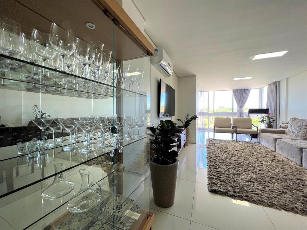 APARTAMENTO COM 3 DORMITÓRIOS, 2 VAGAS, 155M² ÁREA PRIVATIVA para venda EM VISTA ALEGRE - foto 2