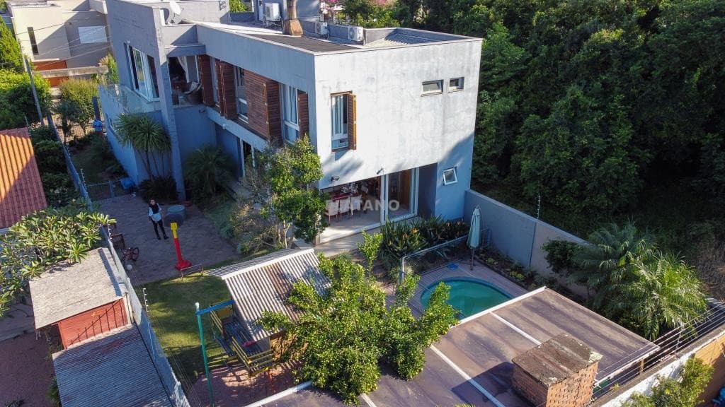 CASA COM 3 DORMITÓRIOS, 2 VAGAS, 260M² ÁREA PRIVATIVA para venda EM CONCÓRDIA - foto 1