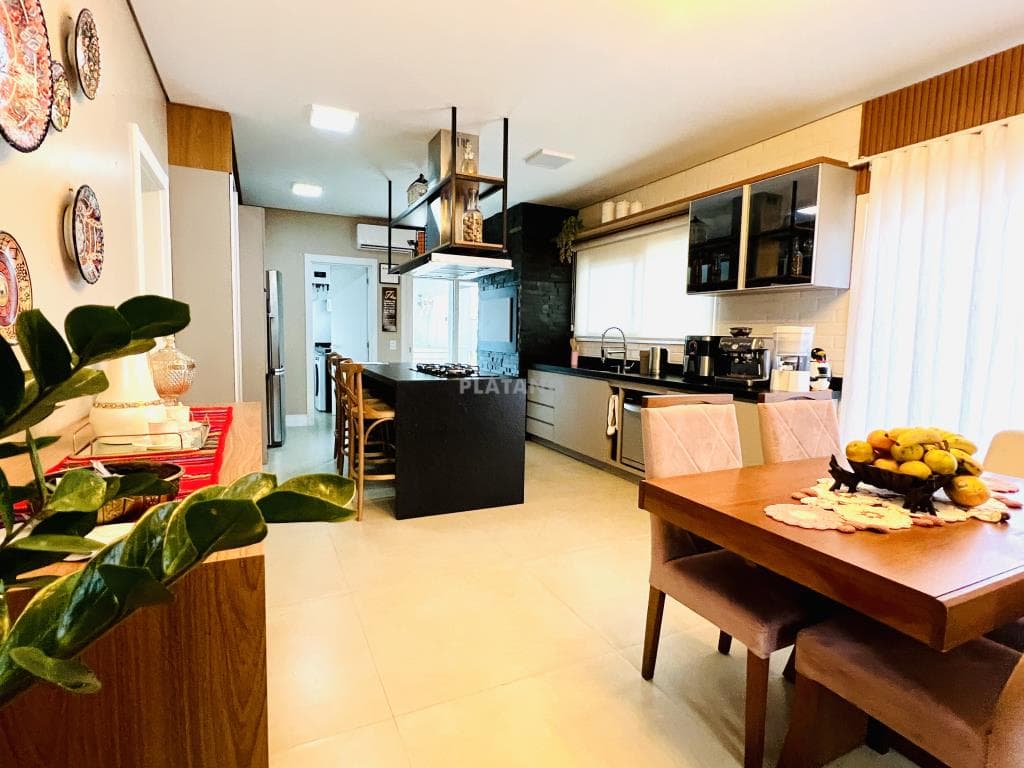 CASA COM 3 DORMITÓRIOS, 2 VAGAS, 148M² ÁREA PRIVATIVA para venda EM CIDADE NOVA - foto 2