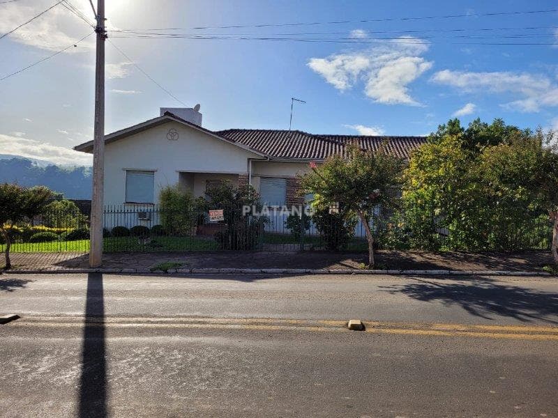 CASA COM 3 DORMITÓRIOS, 3 VAGAS, 314M² ÁREA PRIVATIVA para venda EM CENTRO - foto 3
