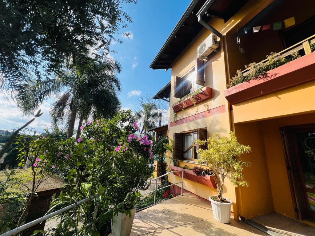 CASA COM 3 DORMITÓRIOS, 4 VAGAS, 244M² ÁREA PRIVATIVA para venda EM JARDIM DO ALTO - foto 3