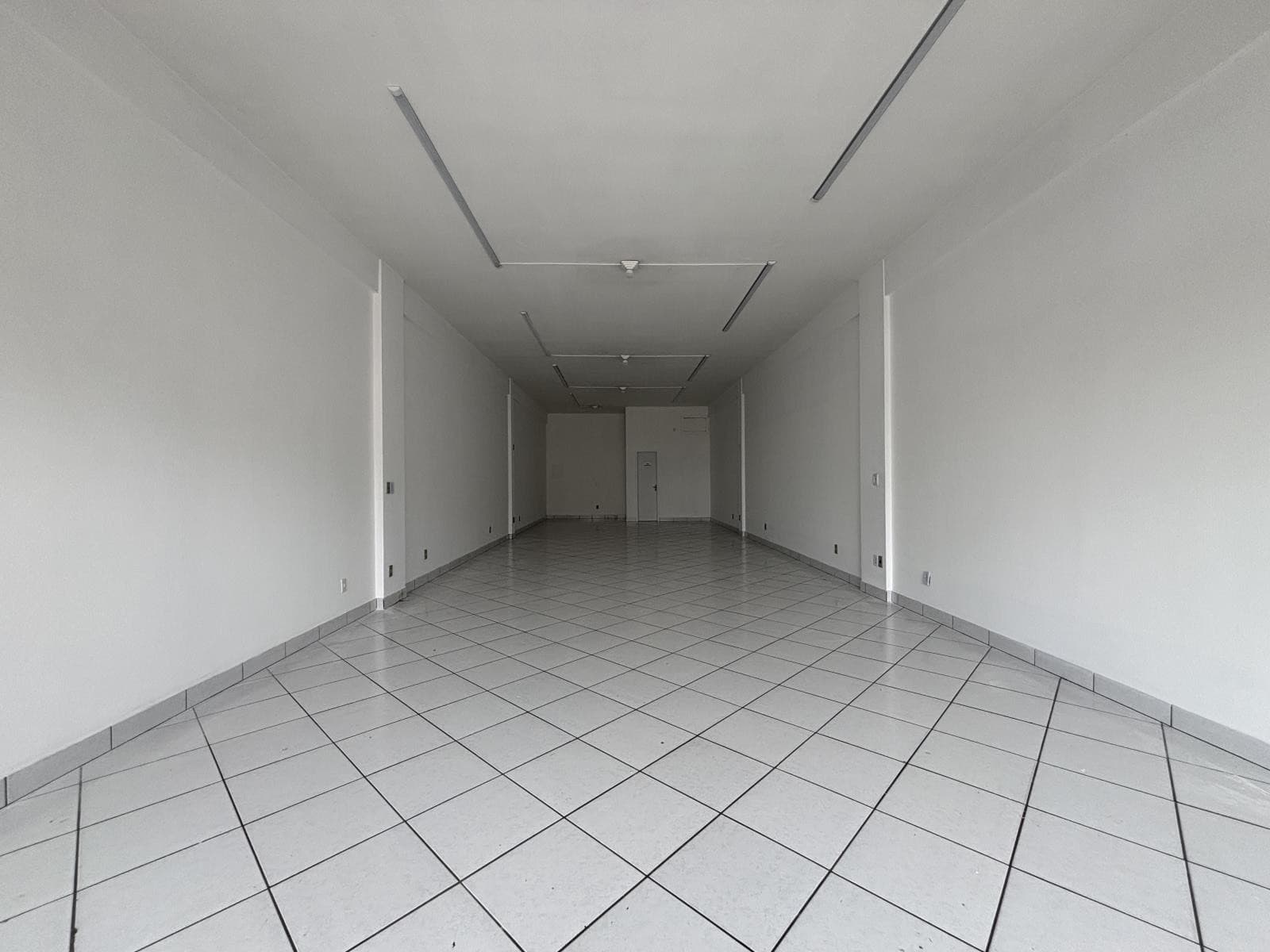 LOJA / SALA, 85M² ÁREA TOTAL para locação EM CENTRO - foto 3