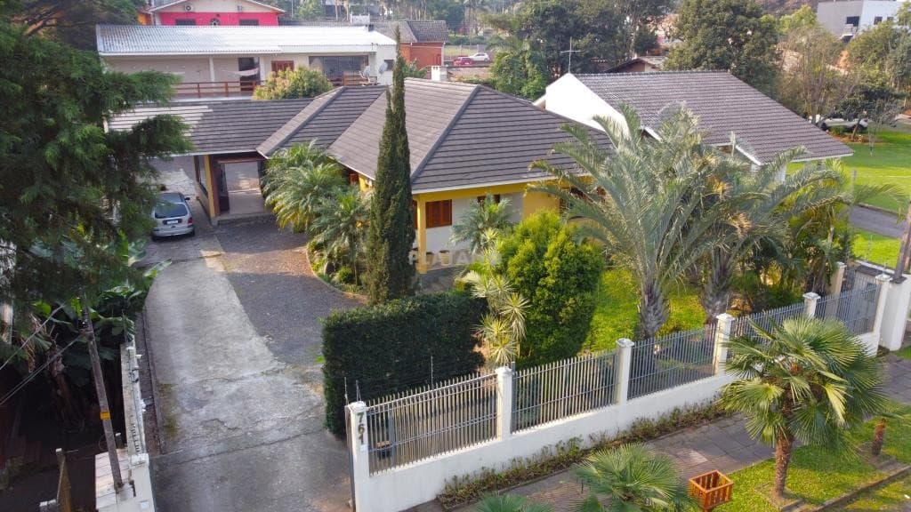CASA COM 6 DORMITÓRIOS (1 SUÍTE), 5 VAGAS, 925M² ÁREA TOTAL para venda EM CIDADE NOVA - foto 2