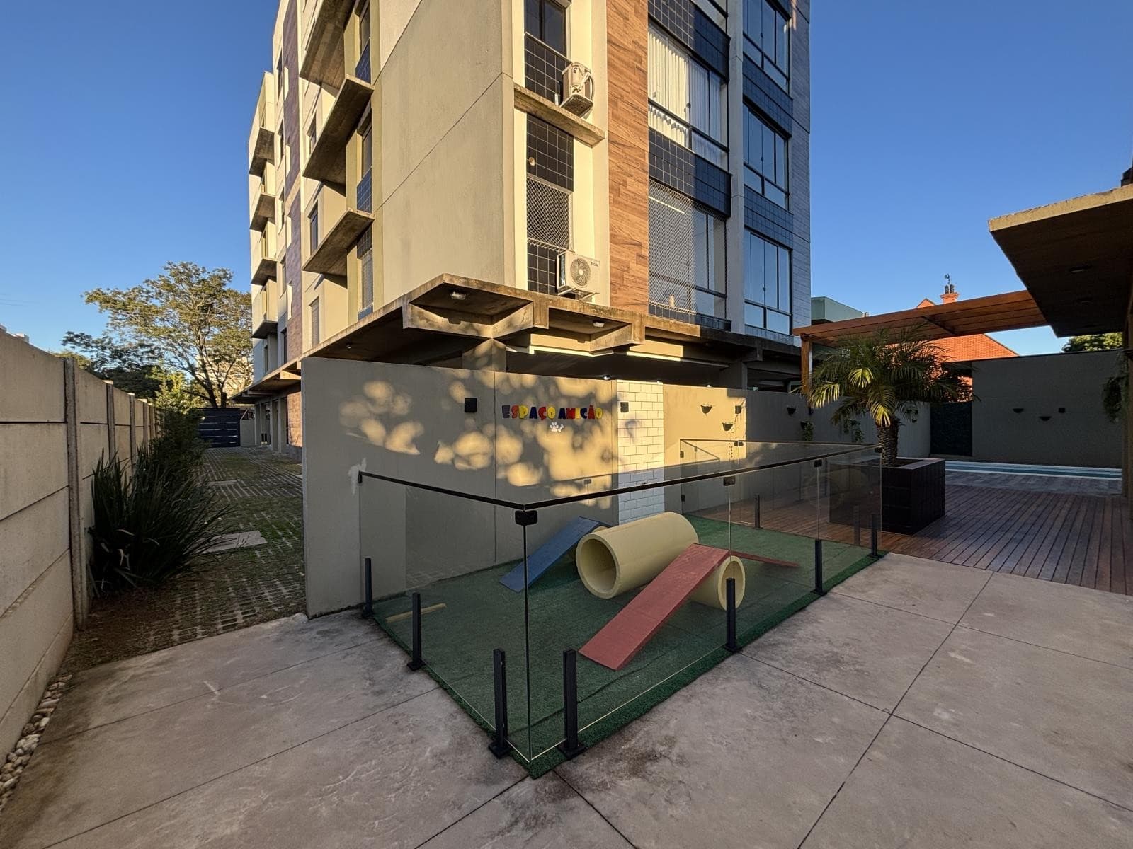 APARTAMENTO COM 2 DORMITÓRIOS (1 SUÍTE), 1 VAGA, 73M² ÁREA TOTAL para locação EM FARROUPILHA - foto 4