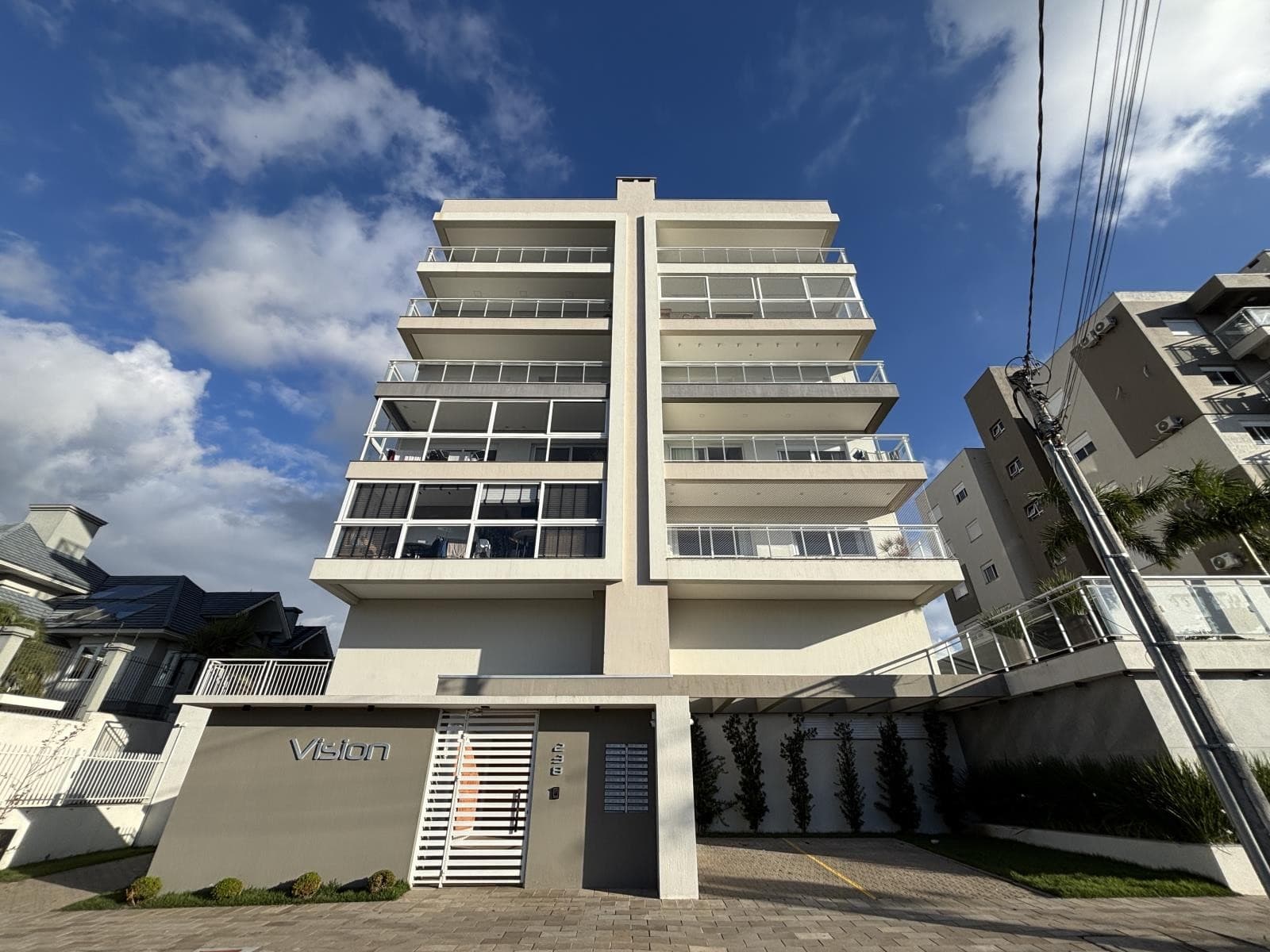 APARTAMENTO COM 3 DORMITÓRIOS, 2 VAGAS, 129M² ÁREA TOTAL para locação EM VISTA ALEGRE - foto 1