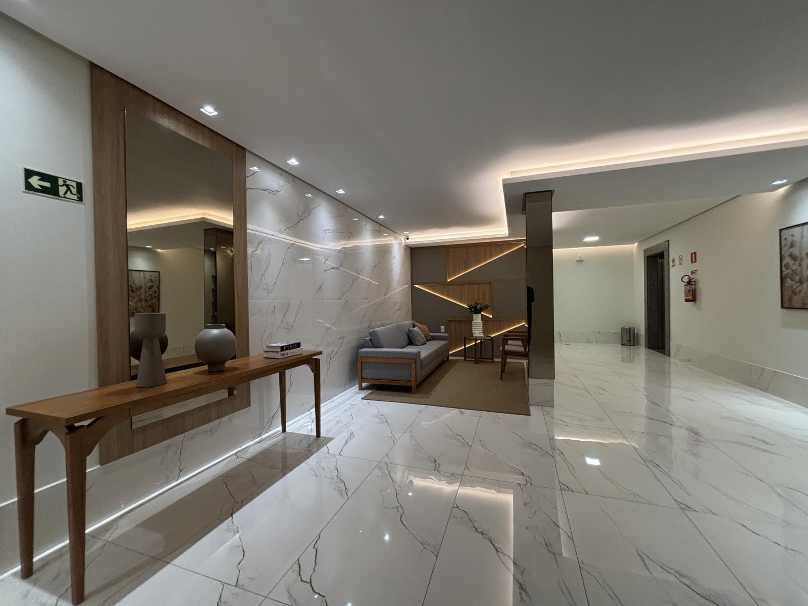 APARTAMENTO COM 3 DORMITÓRIOS, 2 VAGAS, 129M² ÁREA TOTAL para locação EM VISTA ALEGRE - foto 2