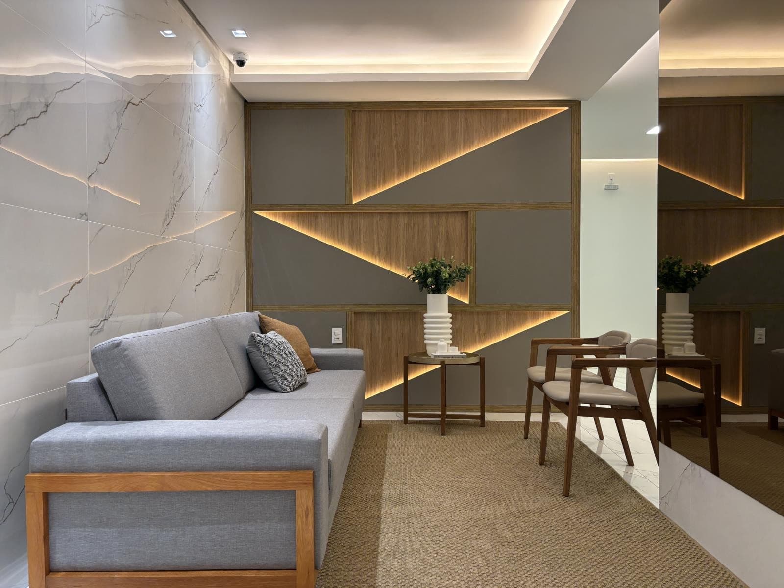 APARTAMENTO COM 3 DORMITÓRIOS, 2 VAGAS, 129M² ÁREA TOTAL para locação EM VISTA ALEGRE - foto 3