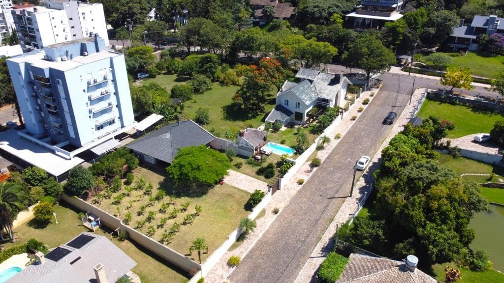 CASA COM 3 DORMITÓRIOS, 4 VAGAS, 390M² ÁREA PRIVATIVA para venda EM VISTA ALEGRE - foto 3