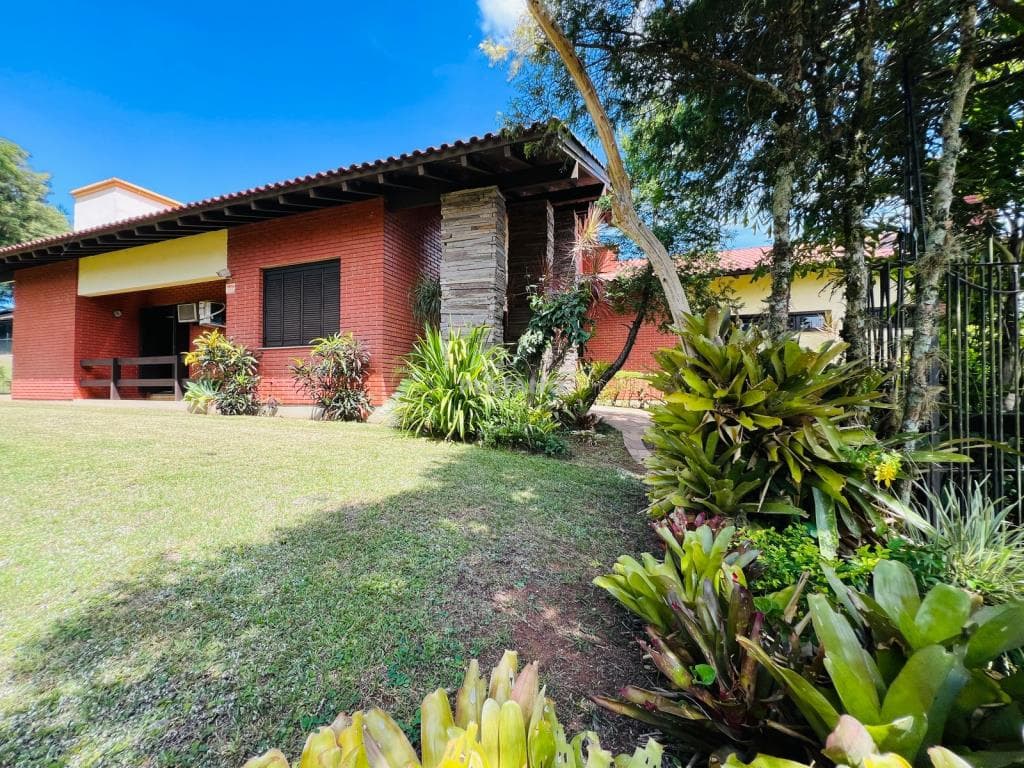 CASA COM 3 DORMITÓRIOS, 3 VAGAS, 490M² ÁREA PRIVATIVA para venda EM JARDIM DO ALTO - foto 2