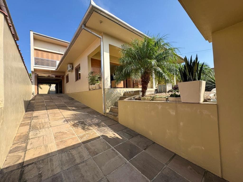 CASA COM 4 DORMITÓRIOS, 4 VAGAS, 281M² ÁREA PRIVATIVA para venda EM CENTRO - foto 2
