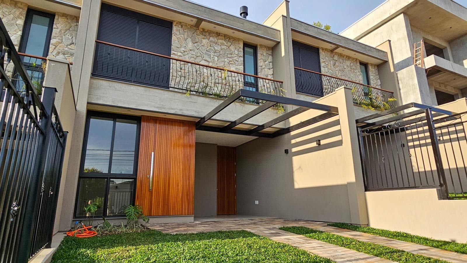 CASA COM 2 DORMITÓRIOS, 2 VAGAS, 100M² ÁREA PRIVATIVA para venda EM CONCÓRDIA - foto 2