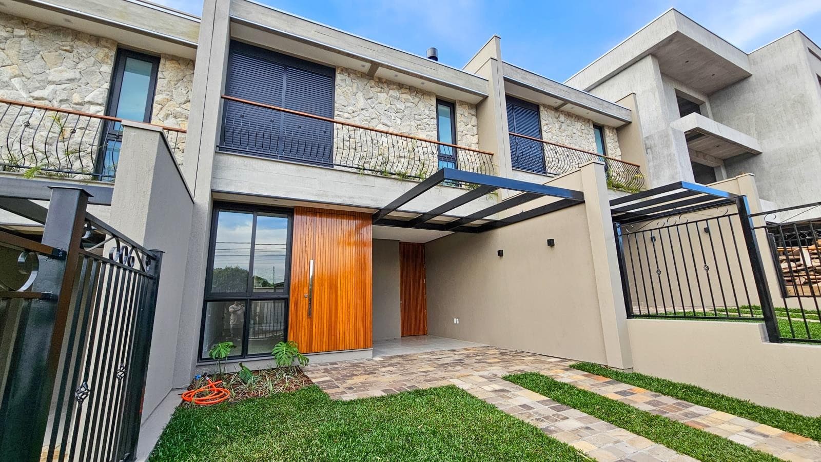 CASA COM 2 DORMITÓRIOS, 2 VAGAS, 100M² ÁREA PRIVATIVA para venda EM CONCÓRDIA - foto 1