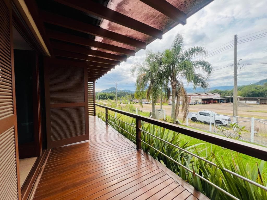 CASA COM 3 DORMITÓRIOS, 3 VAGAS, 228M² ÁREA PRIVATIVA para venda EM CENTRO - foto 3