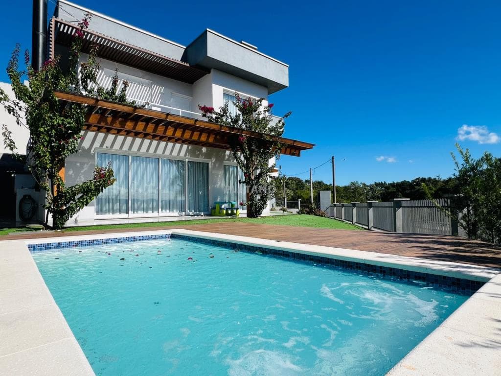 CASA COM 4 DORMITÓRIOS, 2 VAGAS, 260M² ÁREA PRIVATIVA para venda EM BOM JARDIM - foto 2