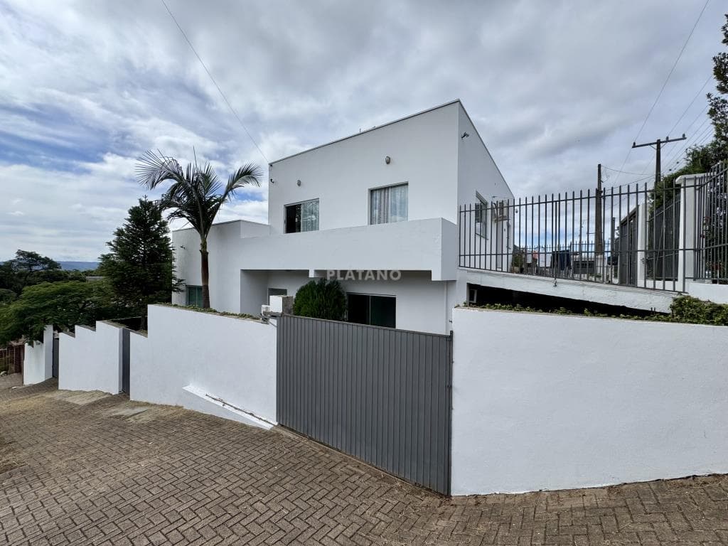 CASA COM 3 DORMITÓRIOS, 3 VAGAS, 241M² ÁREA PRIVATIVA para venda EM JARDIM PANORÂMICO - foto 2