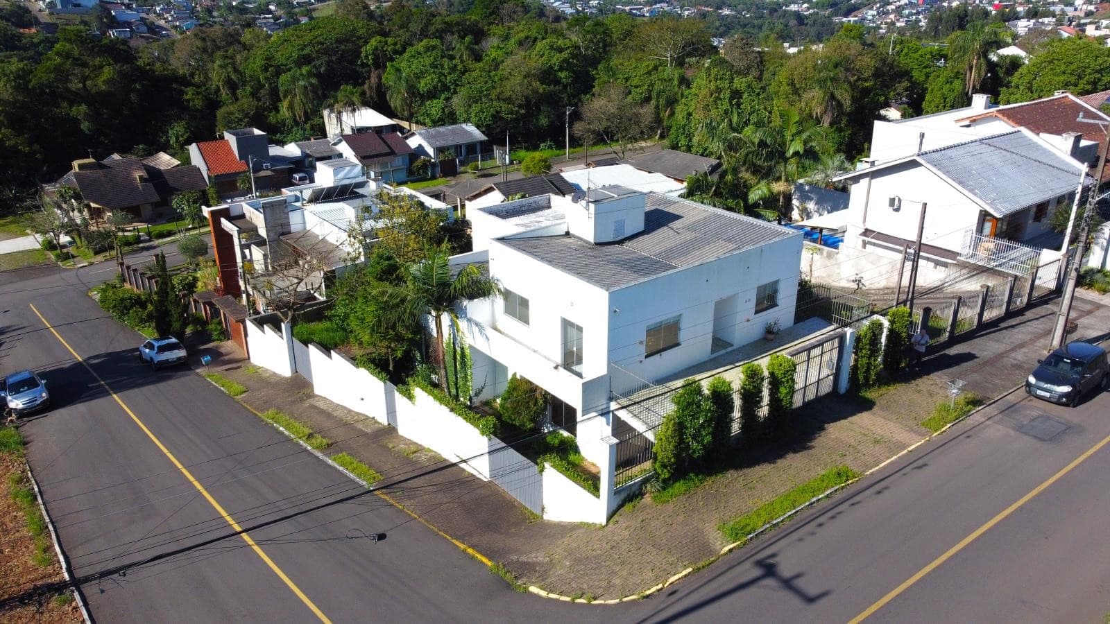 CASA COM 3 DORMITÓRIOS (2 SUÍTES), 3 VAGAS, 241M² ÁREA PRIVATIVA para venda EM JARDIM PANORÂMICO - foto 1