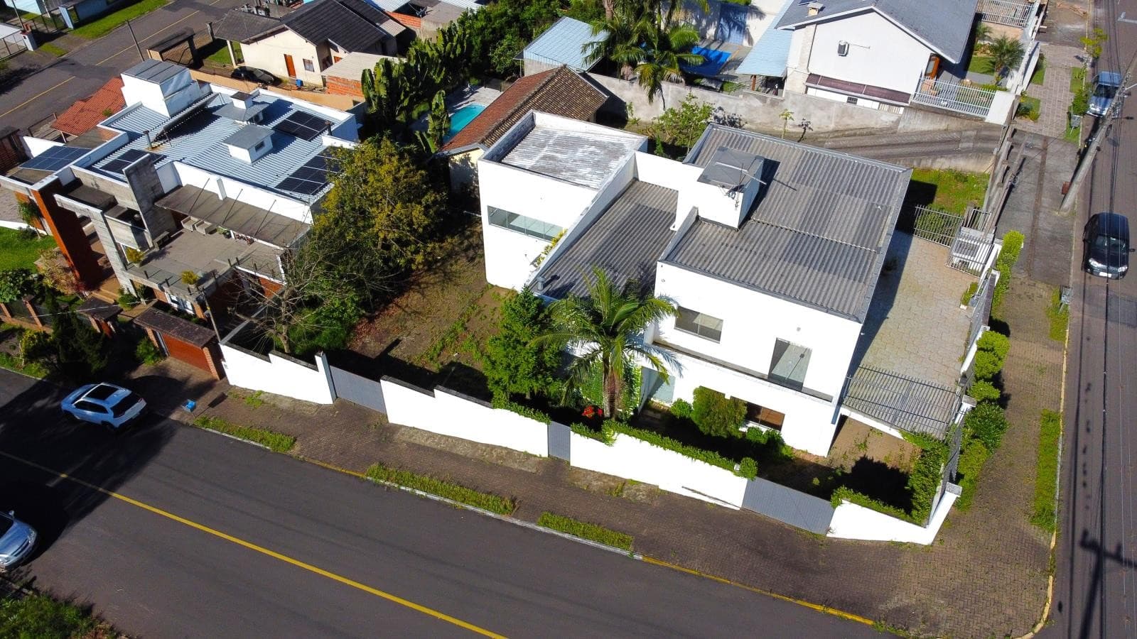 CASA COM 3 DORMITÓRIOS (2 SUÍTES), 3 VAGAS, 241M² ÁREA PRIVATIVA para venda EM JARDIM PANORÂMICO - foto 3