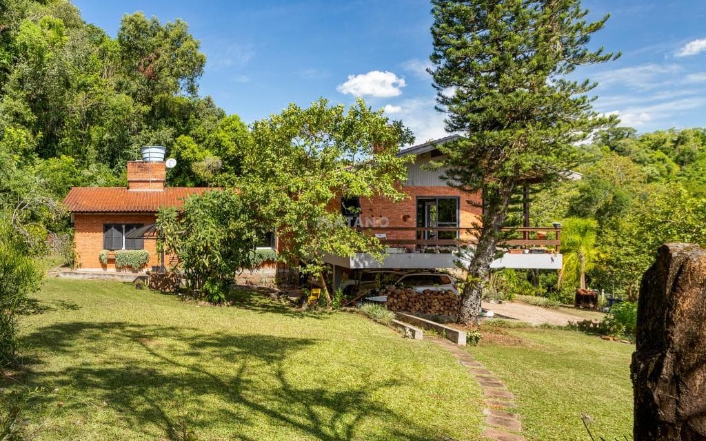 CHÁCARA / SÍTIO COM 4 DORMITÓRIOS, 2 VAGAS, 420M² ÁREA PRIVATIVA para venda EM CENTRO - foto 1