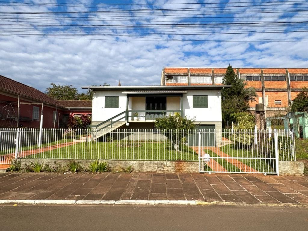 CASA COM 4 DORMITÓRIOS, 1 VAGA, 140M² ÁREA PRIVATIVA para venda EM SÃO JOSÉ - foto 1