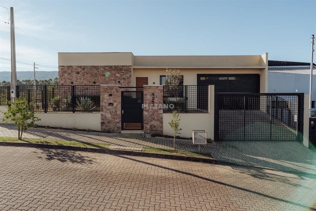 CASA COM 3 DORMITÓRIOS (1 SUÍTE), 2 VAGAS, 135M² ÁREA PRIVATIVA para venda EM BELA VISTA - foto 1