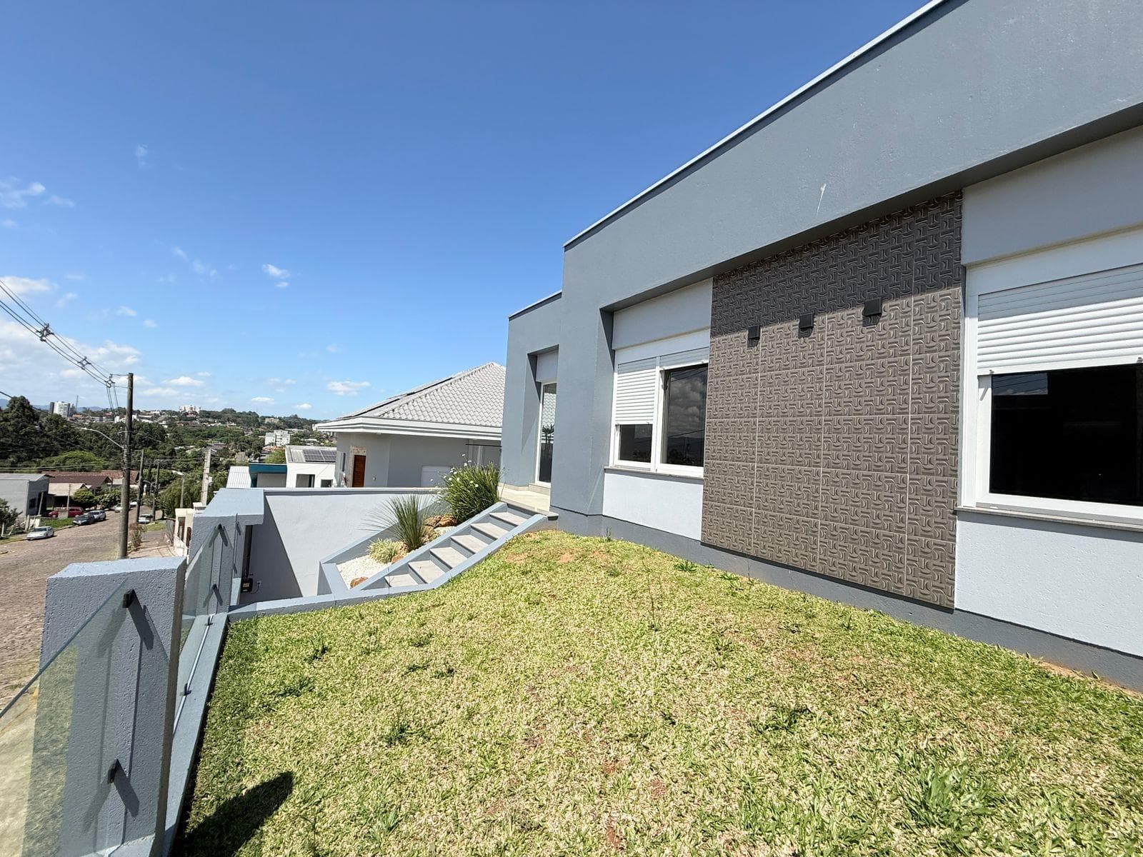 CASA COM 3 DORMITÓRIOS, 2 VAGAS, 139M² ÁREA PRIVATIVA para venda EM JARDIM PANORÂMICO - foto 3