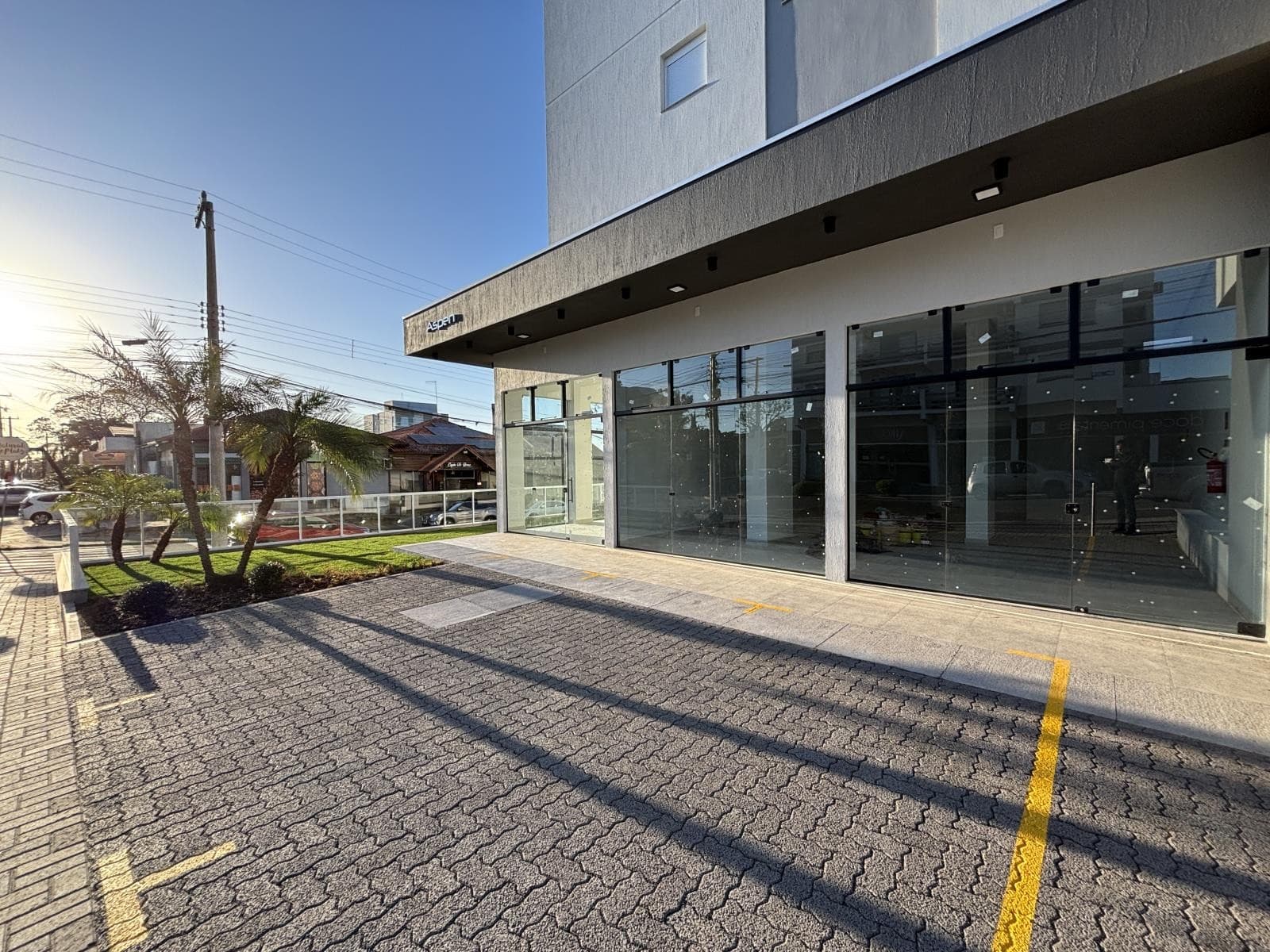 LOJA / SALA, 93M² ÁREA TOTAL para locação EM CENTRO - foto 1