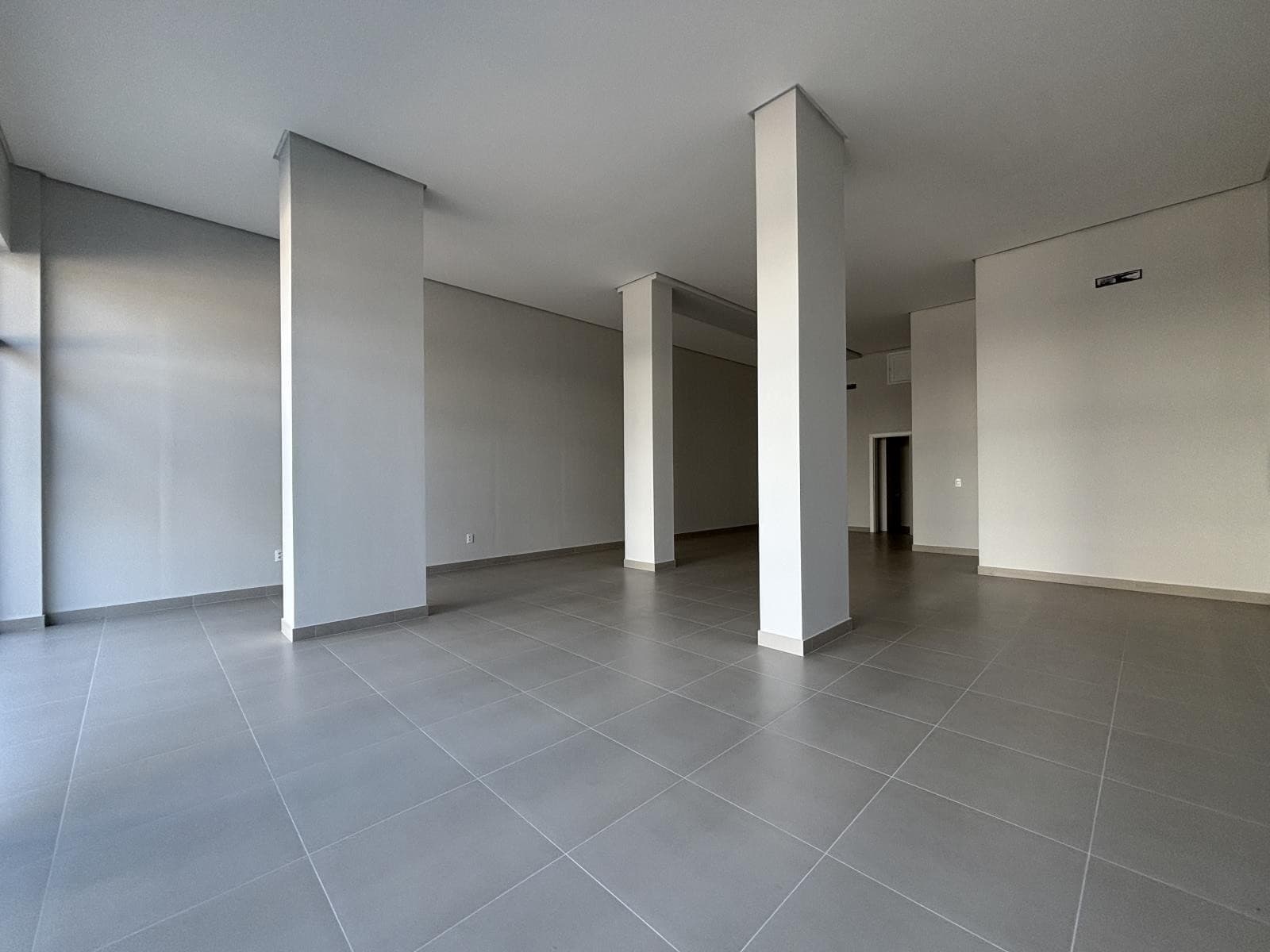 LOJA / SALA, 93M² ÁREA TOTAL para locação EM CENTRO - foto 2