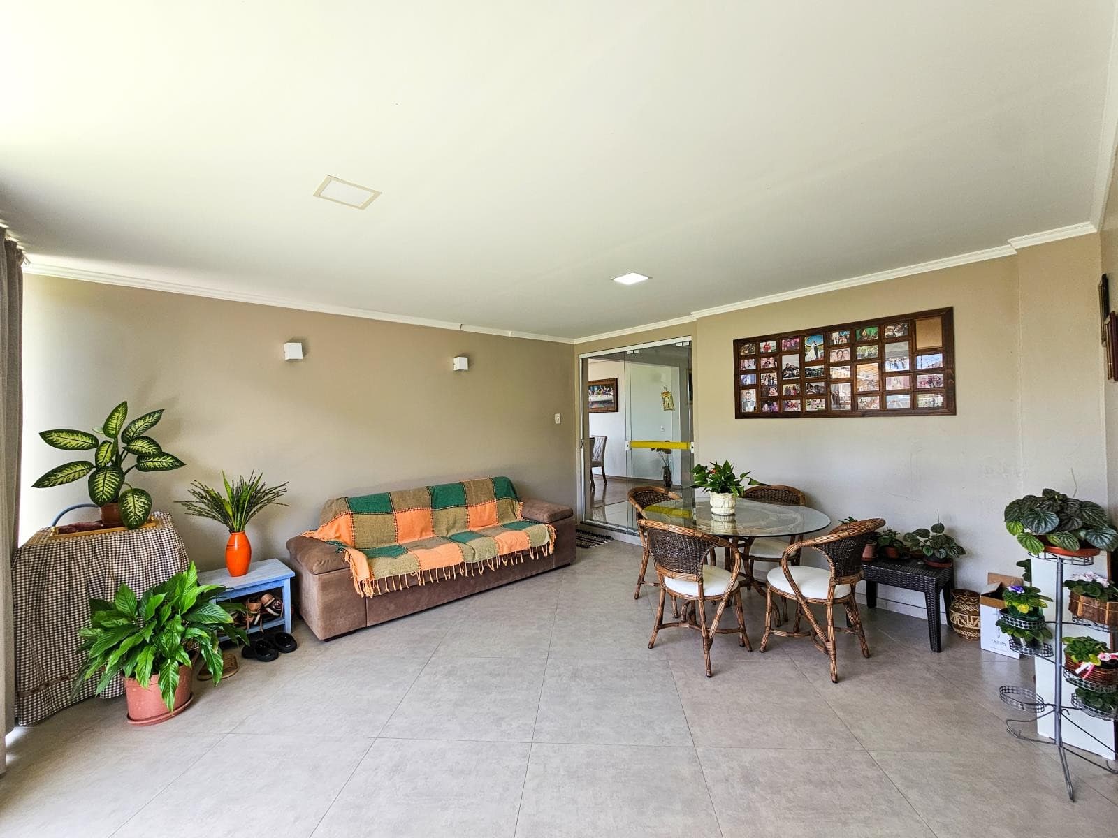 CASA COM 2 DORMITÓRIOS (1 SUÍTE), 2 VAGAS, 250M² ÁREA PRIVATIVA para venda EM JARDIM PANORÂMICO - foto 3