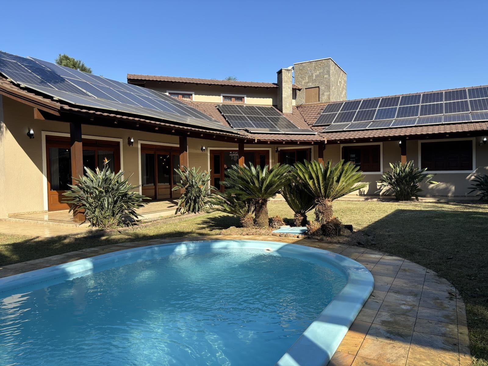 CASA COM 4 DORMITÓRIOS (1 SUÍTE), 2 VAGAS, 440M² ÁREA PRIVATIVA para locação EM IPIRANGA - foto 1