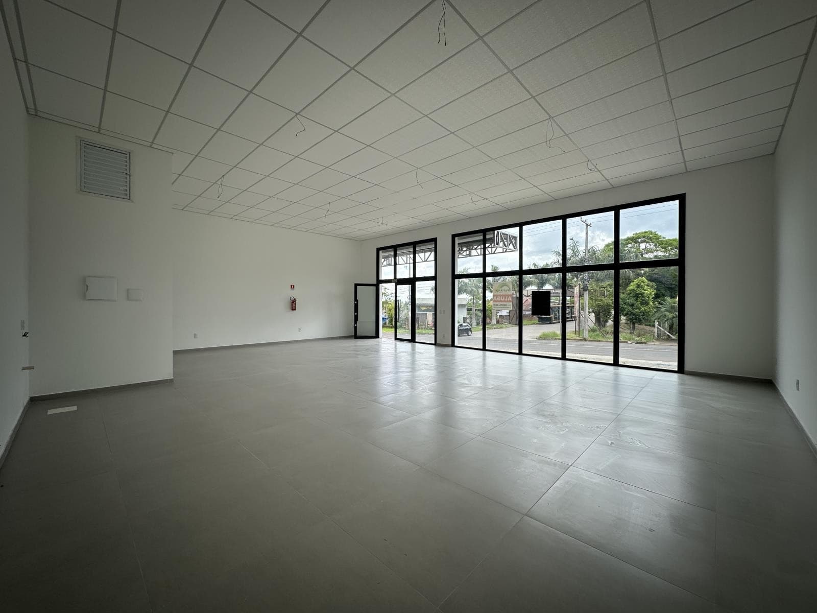 LOJA / SALA, 93M² ÁREA PRIVATIVA para locação EM CIDADE NOVA - foto 2